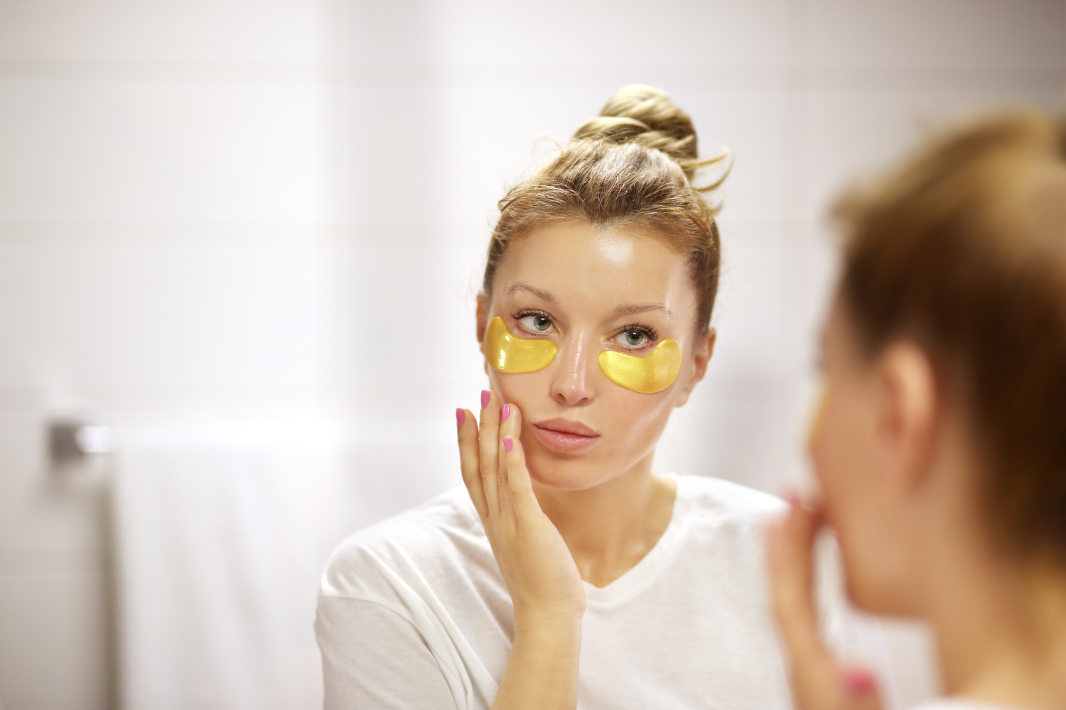 how-to-reduce-puffy-eyes-quickly-shop-the-style