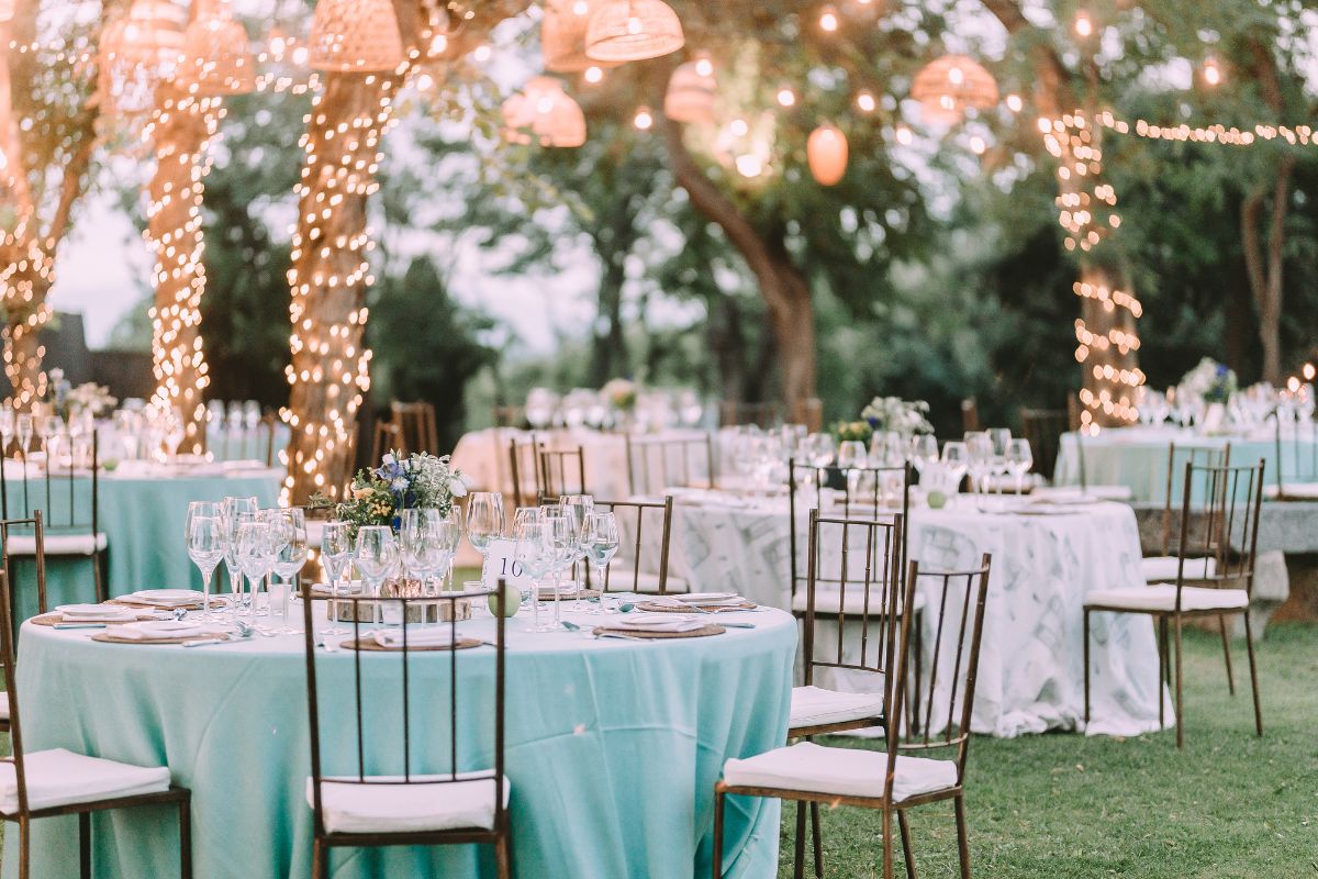 green and blue shades wedding color trend